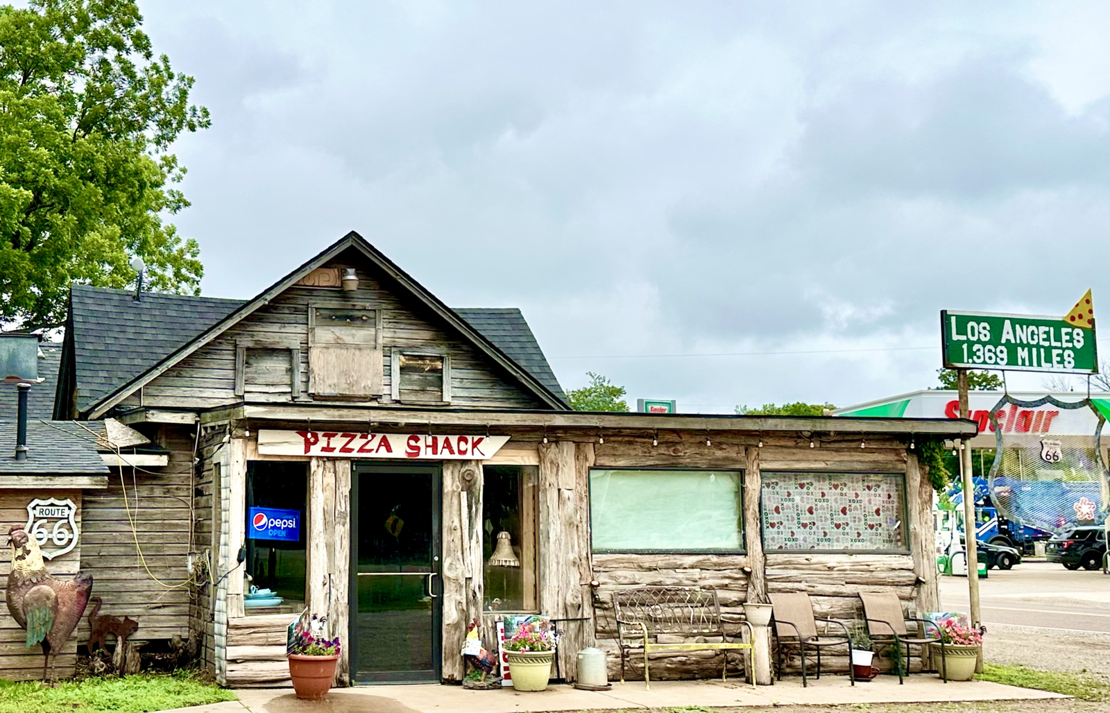 Two Great American Traditions on Route 66: Pizza and Russian Baseball